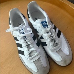 NWT Adidas size 7 Sambas - no box